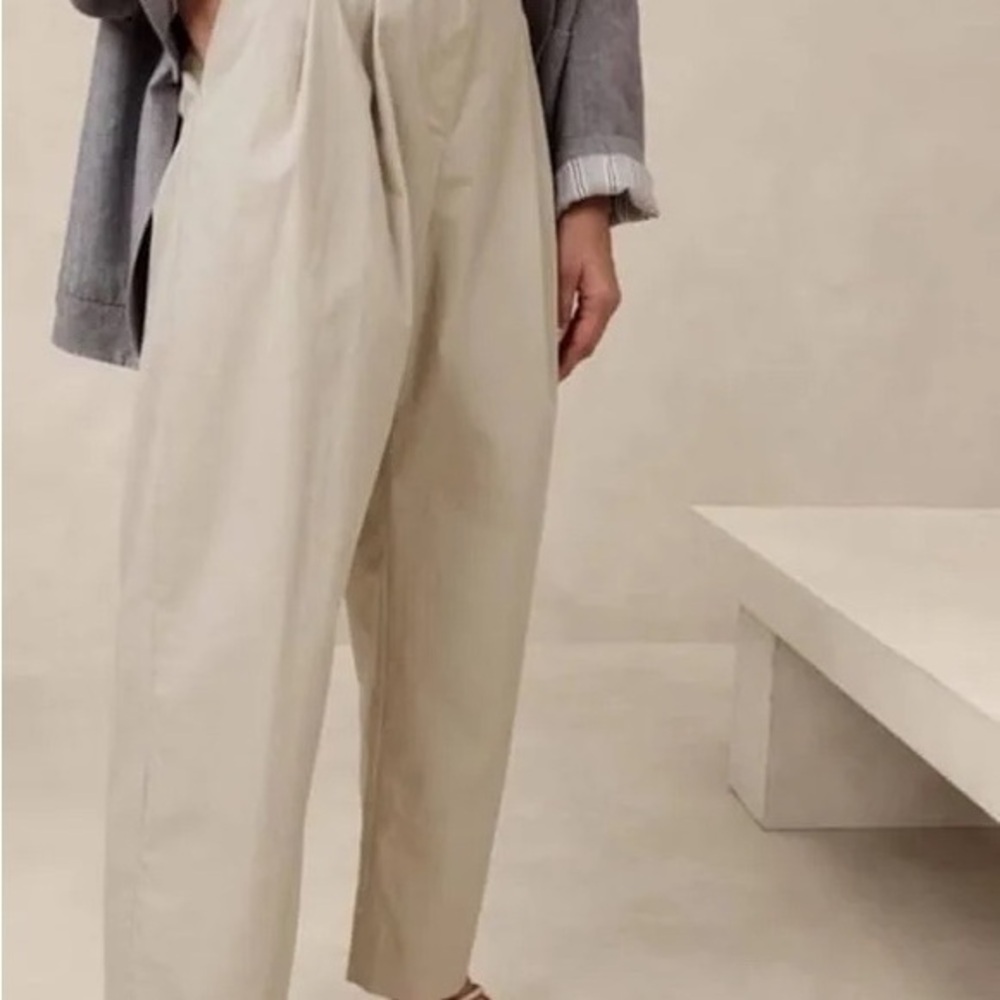 Banana Republic Cream Tapered Trousers